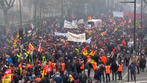 Zamestnanci železníc budú štrajkovať 3 mesiace. Bojujú proti Macronovi