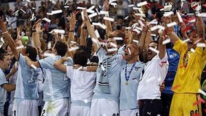 Fanúšikovia Lazia ničili obchody a zranili policajtov