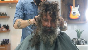 Zmenili mu imidž, stalo sa niečo neuveriteľné: Spoznali ho blízki, ktorí si mysleli, že už nežije