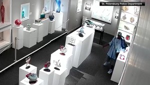 Lúpež ako z filmu: Zlodeji ukradli priamo pod nosom kurátora sochu za 21-tisíc dolárov