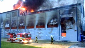 Obrovský požiar vo Fiľakove, horela tam miestna továreň