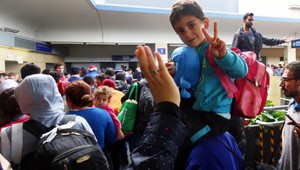 Sýrski migranti si v Nemecku pomáhajú na ceste za lepším životom