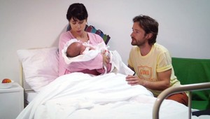 Pôrod nečakane zmaril všetky plány: Skončí s dieťatkom v nehostinnej chatrči na konci sveta?