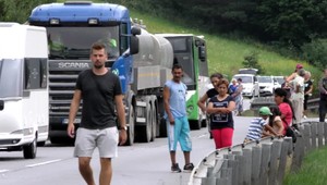 Traja zranení a rozmetané kusy. Čelná zrážka za Starou Ľubovňou