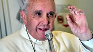 Nemnožte sa ako králiky, vyzýva pápež veriacich k zodpovednosti