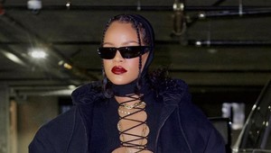 Na nudnú tehotenskú módu zabudnite! TENTO Rihannin outfit vám vyrazí dych