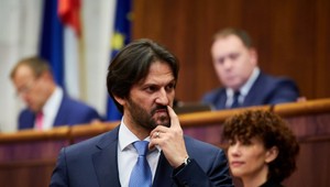 Kaliňák klame. Tupo, ale účinne