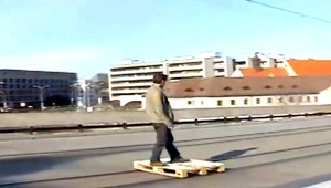 VIDEO. Nový šport alebo nebezpečná doprava zadarmo