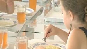 Podiel slovenských potravín v školských jedálňach je nízky. Ceny potravín zo zahraničia sú často lacnejšie