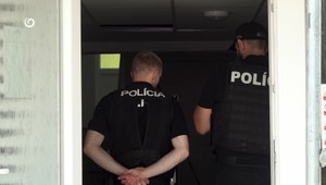 Záhadný pád do výťahovej šachty: Muža museli vyslobodiť hasiči