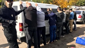 Za prevoz migranta dostali 15-tisíc dolárov. Zločinecká skupina úradovala aj pri našej východnej hranici