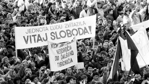 Symbol slobody má zostať. Univerzita a samosprávy povedali voľnu 17. novembra "áno"