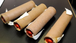 Mladík prišiel o štyri prsty, hral sa s pyrotechnikou