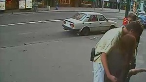 Mladíci v Prahe znásilnili Slovenku (20), nahrala ich kamera...