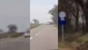 VIDEO: Za volant si sadol so zákazom šoférovať. Pozrite sa, ako sa chcel mladík striasť policajtov