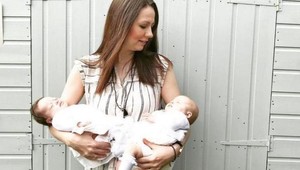 Po pôrode vzácnych dvojčiat ju lekár vydesil: Ako jej mohol TOTO povedať?