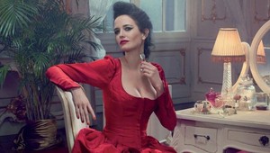 Preboha, kam zmizol jej sexepíl? Niekdajšia Bond Girl strhaná a ostrihaná na chlapca!