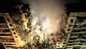 326. deň na Ukrajine: Zelenskyj označil útok na obytný dom v Dnipre za teroristický čin