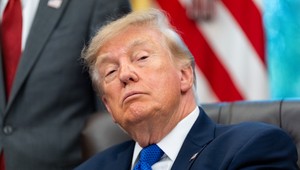 Štúdio 24: Trump bojuje s médiami. Vymení novinárov za bazén?