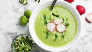 Posilní imunitu a nakopne chudnutie: Pripravte si chutnú očistnú polievku za 10 minút