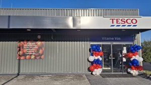 Tesco za rok zmodernizovalo 36 predajní, otvára vynovený supermarket v Krompachoch