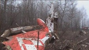 Zverejnili verzie príčin havárie v Smolensku