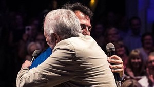 Čekovský si po smrti Lasicu sadol do štúdia a vytvoril hudbu k textom, ktoré od neho dostal na Vianoce