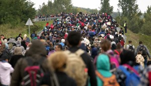 Rakúsko pohrozilo nasadením síl a uzavretím hraníc, kvôli migrantom