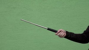 Hádka na parkovisku sa skončila bitkou obuškom: Agresor si vypočul trest