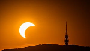 TOP 5 udalostí dňa: Slováci videli výnimočné zatmenie Slnka