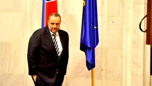 Najzadĺženejšou stranou na Slovensku je SDKÚ-DS na čele s Pavlom Frešom