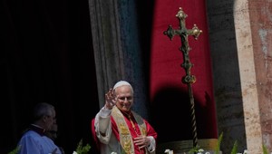 Pápež Lev XIV. vo veľkonočnom požehnaní vyzval na mier a ukončenie konfliktov