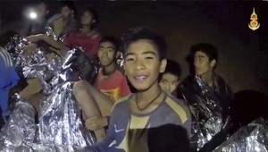 Nová nádej pre uväznených futbalistov. Dostanú sa von len v záchranných vestách?