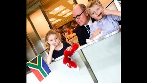 Knieža Albert s deťmi. Pozrite si rozkošné FOTO dvojičiek!