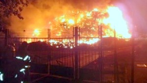 Obrovský požiar bolo vidno na kilometre. Niekto zrejme nelegálne vyhodil odpad