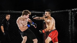 Bitka fanúšikov na MMA, padol dokonca výstrel