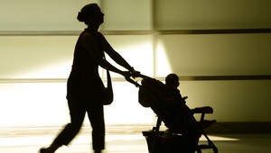 Ženy sú v práci znevýhodňované pre materstvo, mzdu znižuje v priemere o sedem percent