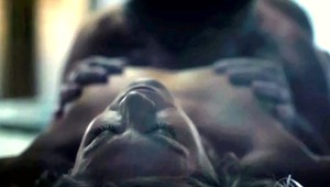 V 54 rokoch úplne do naha?! Hviezdna herečka šokuje!