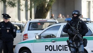 V Kunoviciach vyčíňal šialenec. Streľbu neprežili traja ľudia!