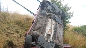 FOTO: Na R1 došlo k tragickej nehode. Vodič vyletel z cesty, zastavil ho až svah