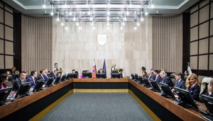 Plán parlamentu sa nemení. Riadna schôdza začne vo februári