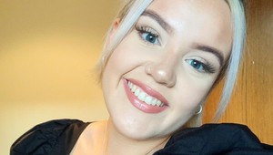 Online vyzeral ako super kabát, v realite to bola módna pohroma: Kam si toto Eva oblečie?