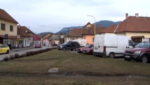 Policajti pri naháňačke vystrelili na zlodejov. Tí sa dali na útek