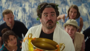 Príliš pekný na úlohu? Kotka rozčúlili poznámky o jeho vzhľade, prečo ho teda vybrali, pýta sa!