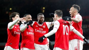 Väčšina hráčov Arsenalu súhlasila so znížením platov, traja nie