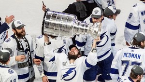 NHL štartuje 13. januára. Hráči bez návštev na hoteloch a posilňovne