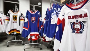 Dresy pre hokejový šampionát vyrobili v Kanade