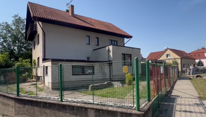 Polícia našla zviazaného 70-ročného deduška v jeho dome bez známok života