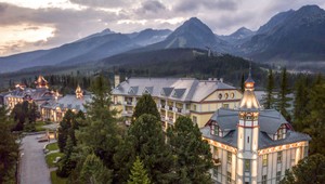 Kempinski oslavuje 15 rokov. Ubytoval známych hercov aj princeznú