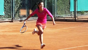 Nadácia TV JOJ podporuje úspešnú tenistku Lenku, majsterku Slovenska